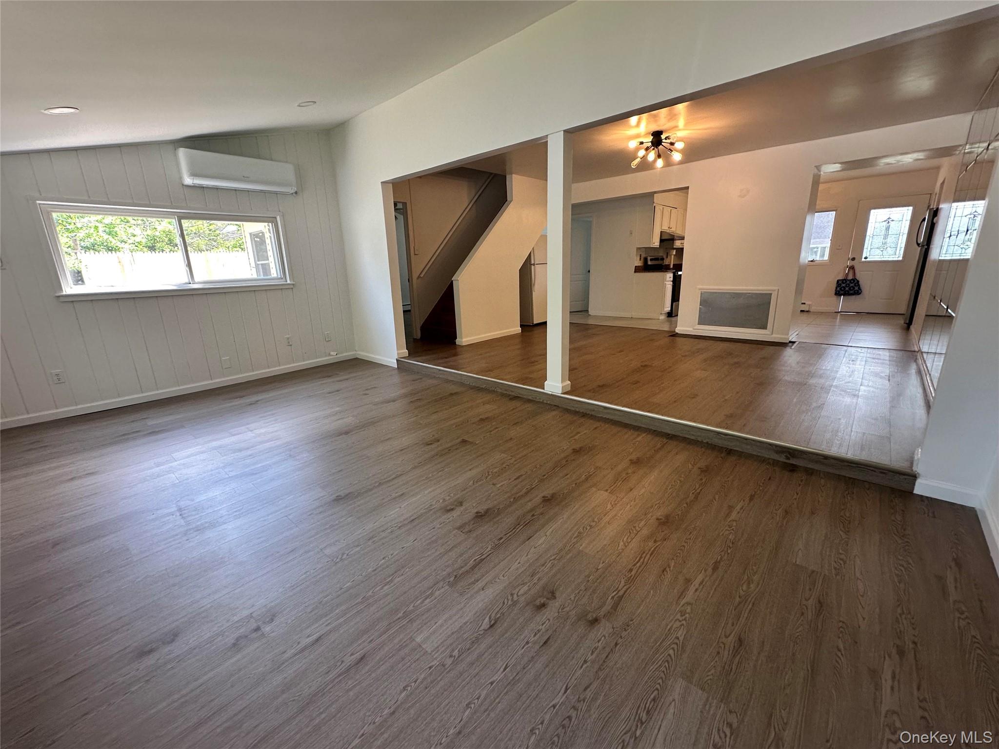 61 Friendly Road Hicksville, NY 11801 - Photo 6 of 15