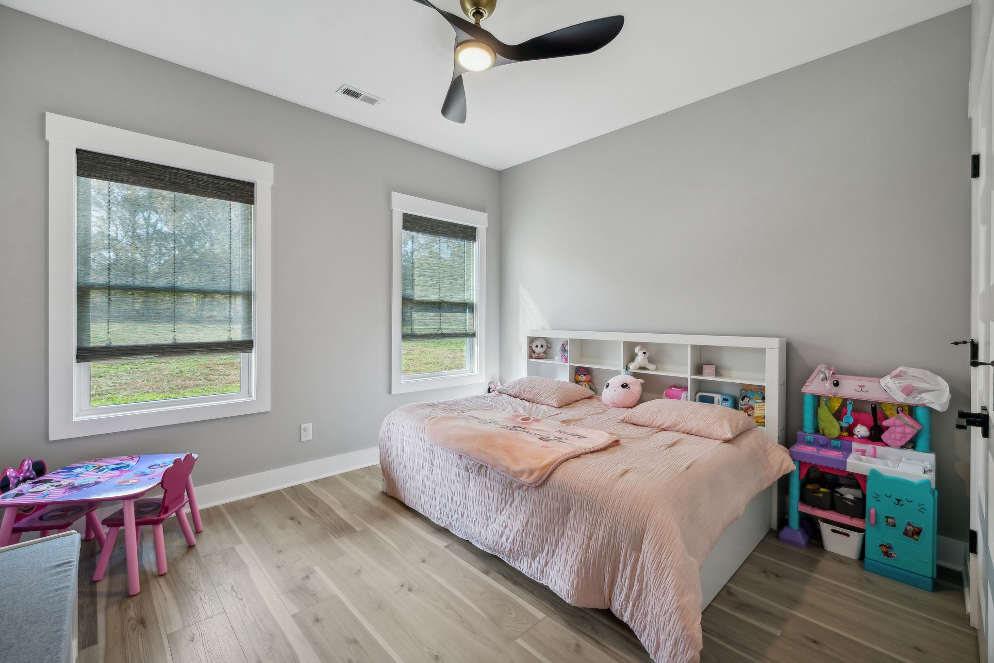 6379 Fredonia Road Manchester, TN 37355 - Photo 30 of 41 a bedroom with a bed and a window