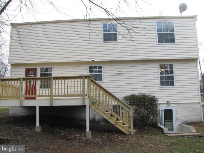 1001 Beech Road Sterling, VA 20164 - Photo 2 of 23 Back w/ Redone Deck