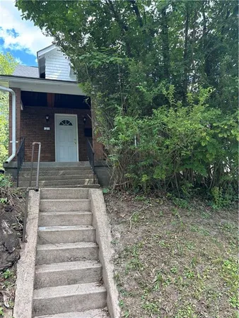 $1,650 | 1371 Crucible Street, Pittsburgh, PA 15220