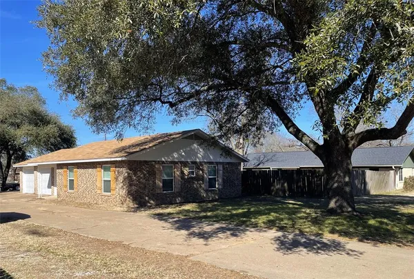 $150,000 | 212 South 10th Avenue, Teague, TX 75860