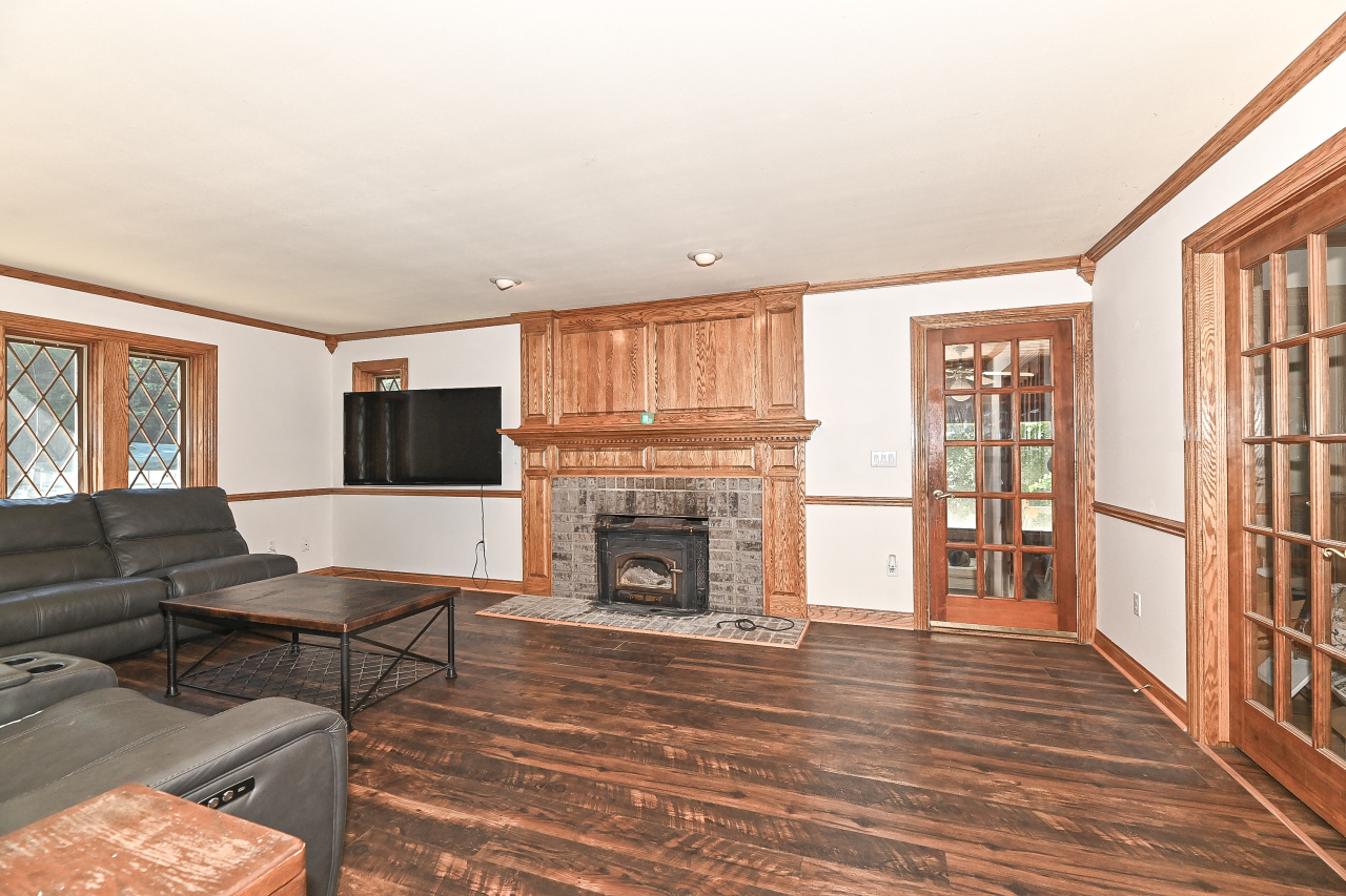 N7450 Carriage Drive Troy, WI 53121 - Photo 14 of 46 Beautiful Fireplace