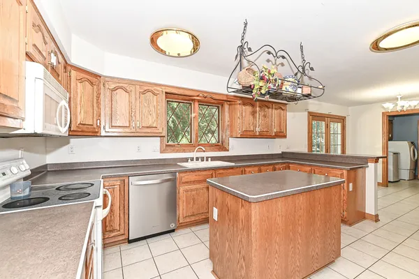 $949,750 | N7450 Carriage Drive, Troy, WI 53121