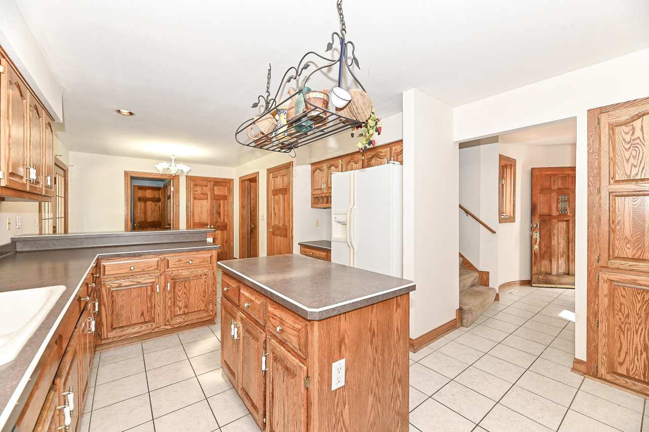 N7450 Carriage Drive Troy, WI 53121 - Photo 24 of 46 Kitchen Island
