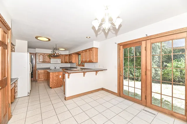 $999,750 | N7450 Carriage Drive, Troy, WI 53121