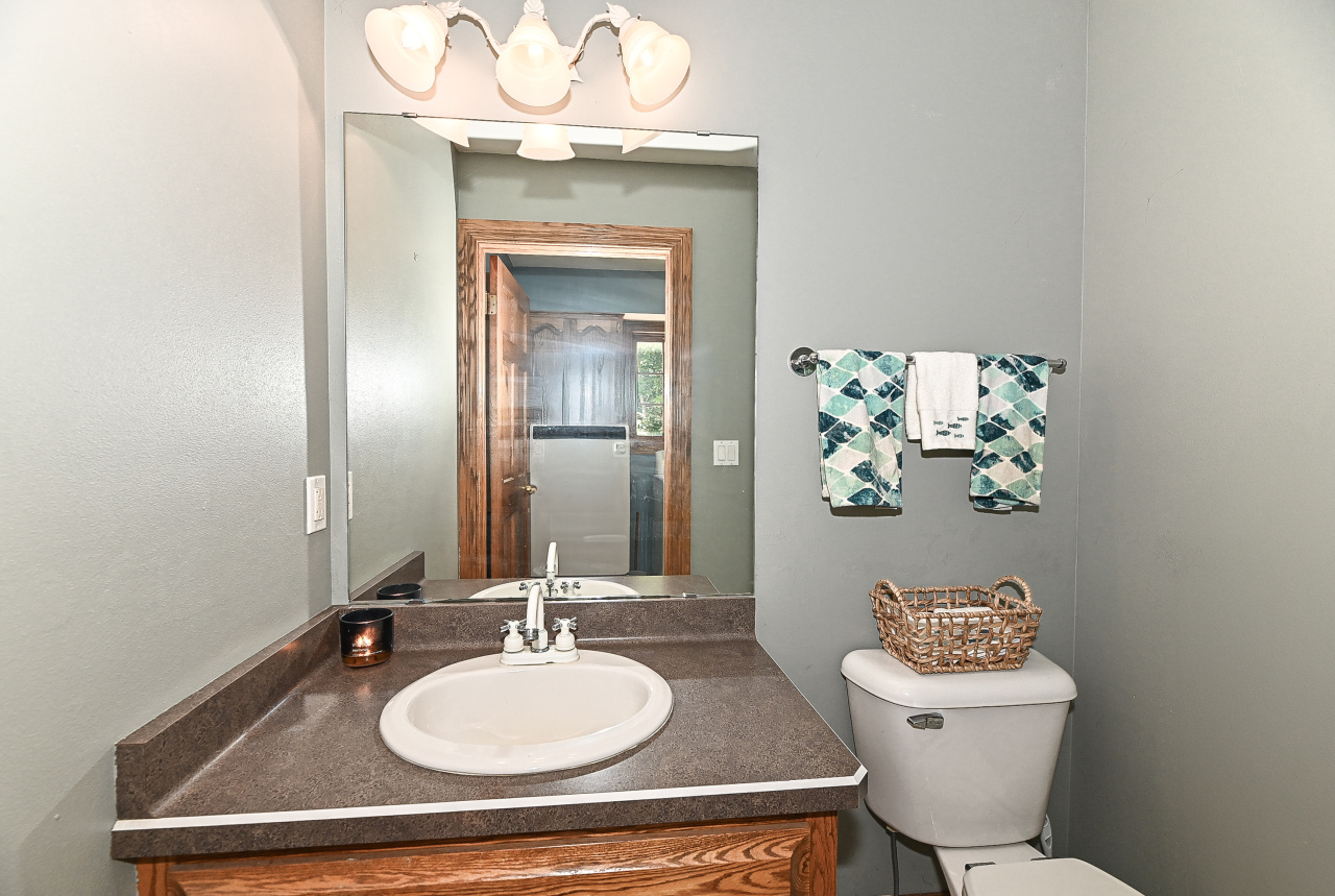 N7450 Carriage Drive Troy, WI 53121 - Photo 30 of 46 Powder Room
