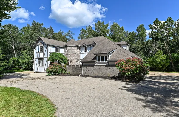 $949,750 | N7450 Carriage Drive, Troy, WI 53121