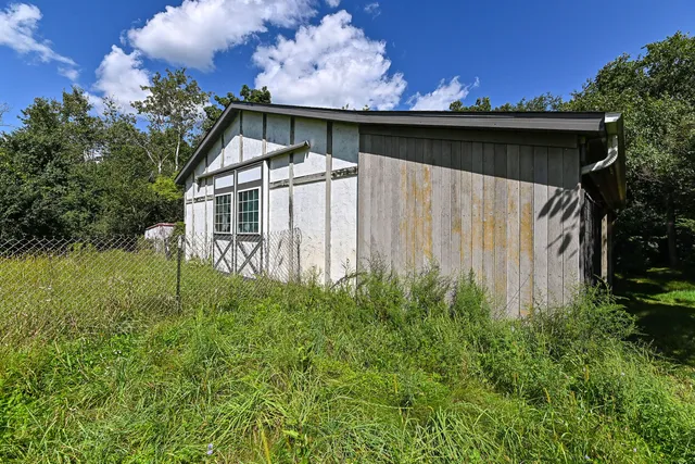 $999,750 | N7450 Carriage Drive, Troy, WI 53121