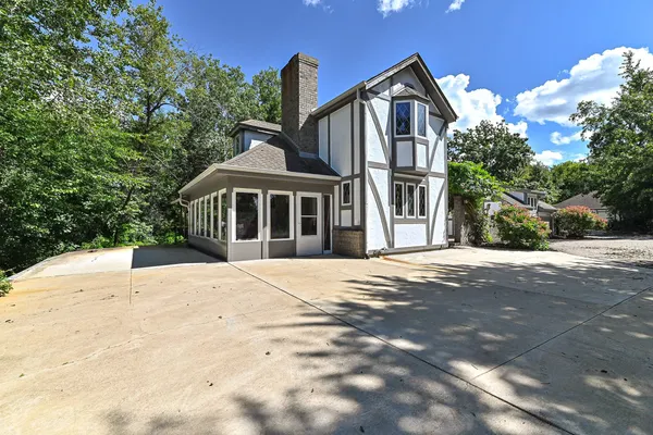 $949,750 | N7450 Carriage Drive, Troy, WI 53121