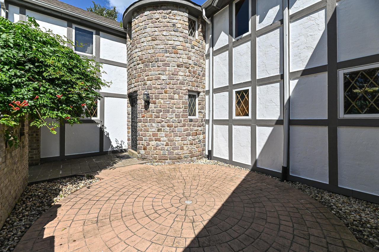 N7450 Carriage Drive Troy, WI 53121 - Photo 10 of 46 Courtyard