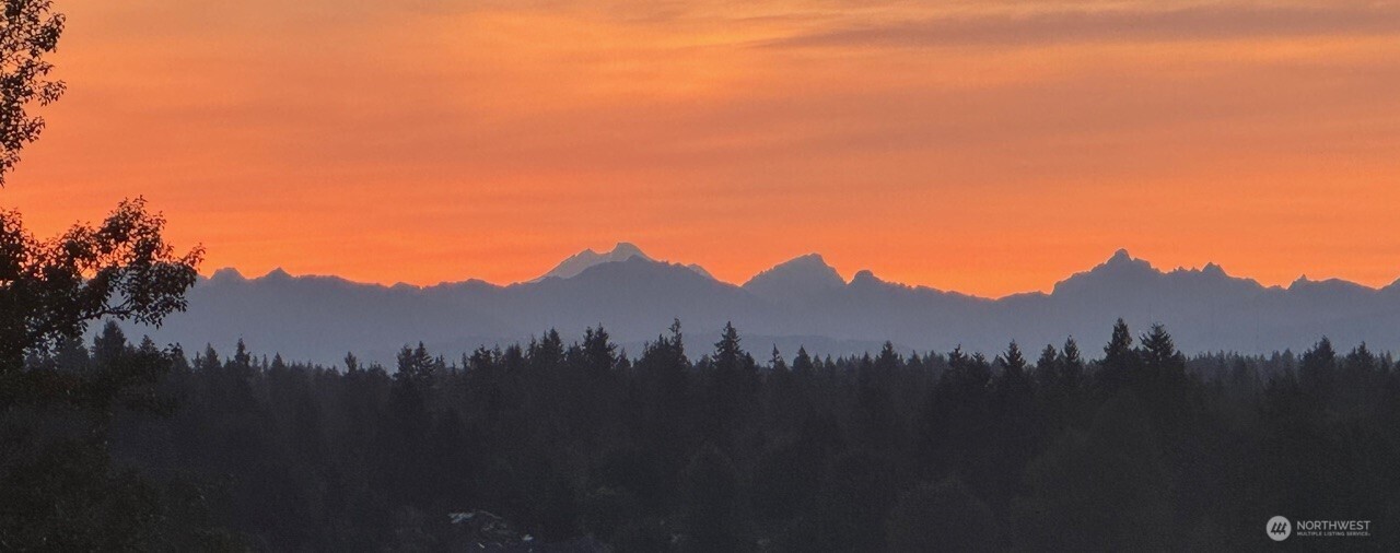 216 178th Street Southeast Bothell, WA 98012 - Photo 19 of 40 a view of a sunset