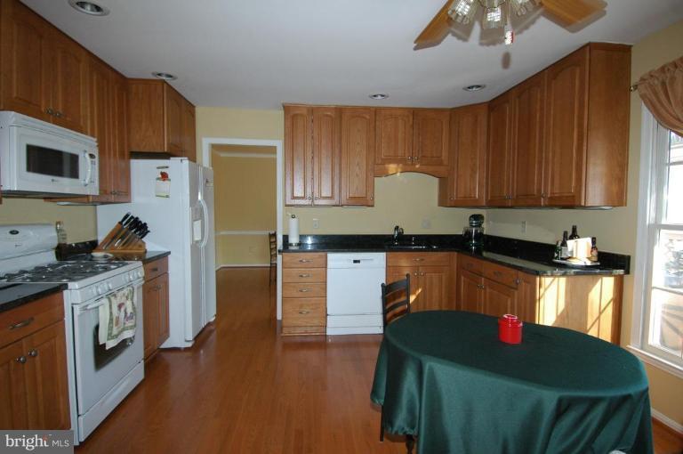 6401 Gregory Court Springfield, VA 22152 - Photo 11 of 20 Kitchen