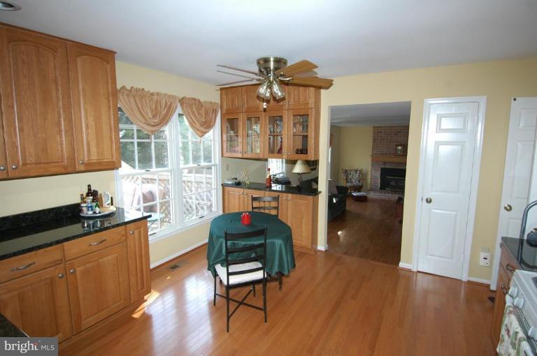 6401 Gregory Court Springfield, VA 22152 - Photo 12 of 20 Kitchen #2