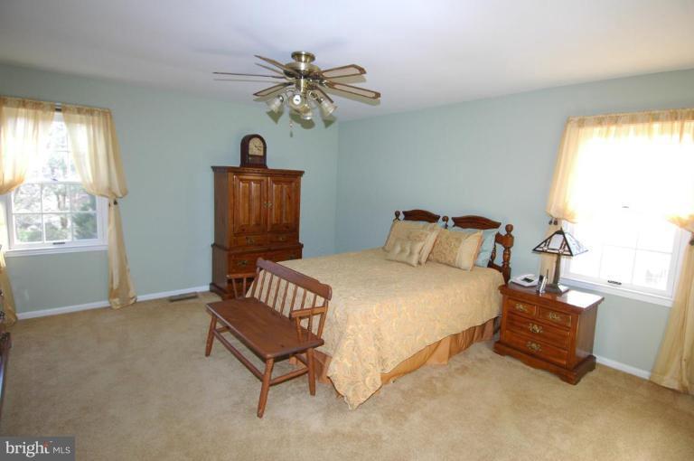 6401 Gregory Court Springfield, VA 22152 - Photo 14 of 20 Master Bedroom