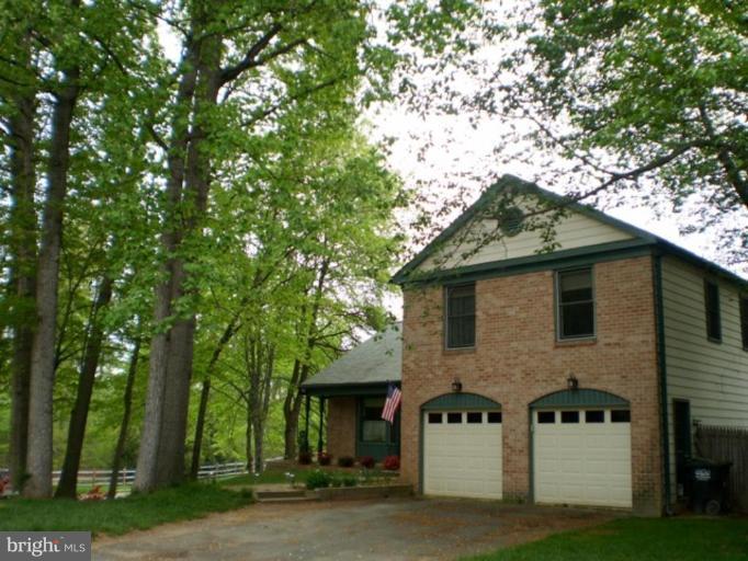 6401 Gregory Court Springfield, VA 22152 - Photo 3 of 20 Exterior #3