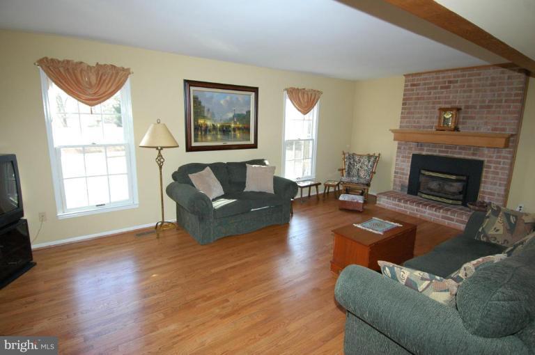 6401 Gregory Court Springfield, VA 22152 - Photo 9 of 20 Family Room #2