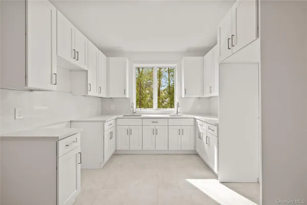 $1,599,000 | 5 Mirror Lake Road, Unit 202, Spring Valley, NY 10977