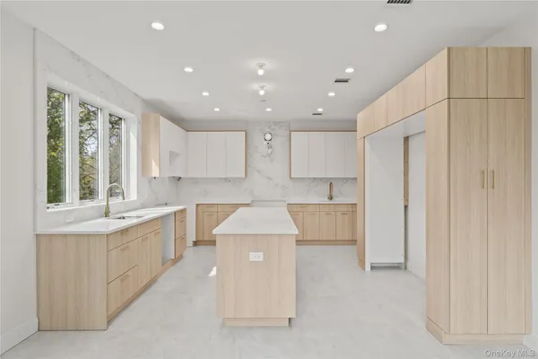 $1,599,000 | 5 Mirror Lake Road, Unit 202, Spring Valley, NY 10977