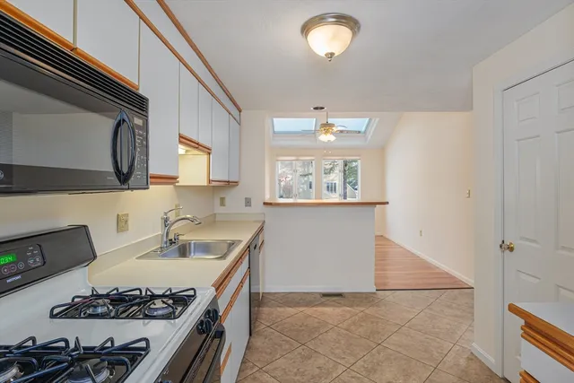 $2,500 | 13 Iris Way, Unit 21, Haverhill, MA 01830