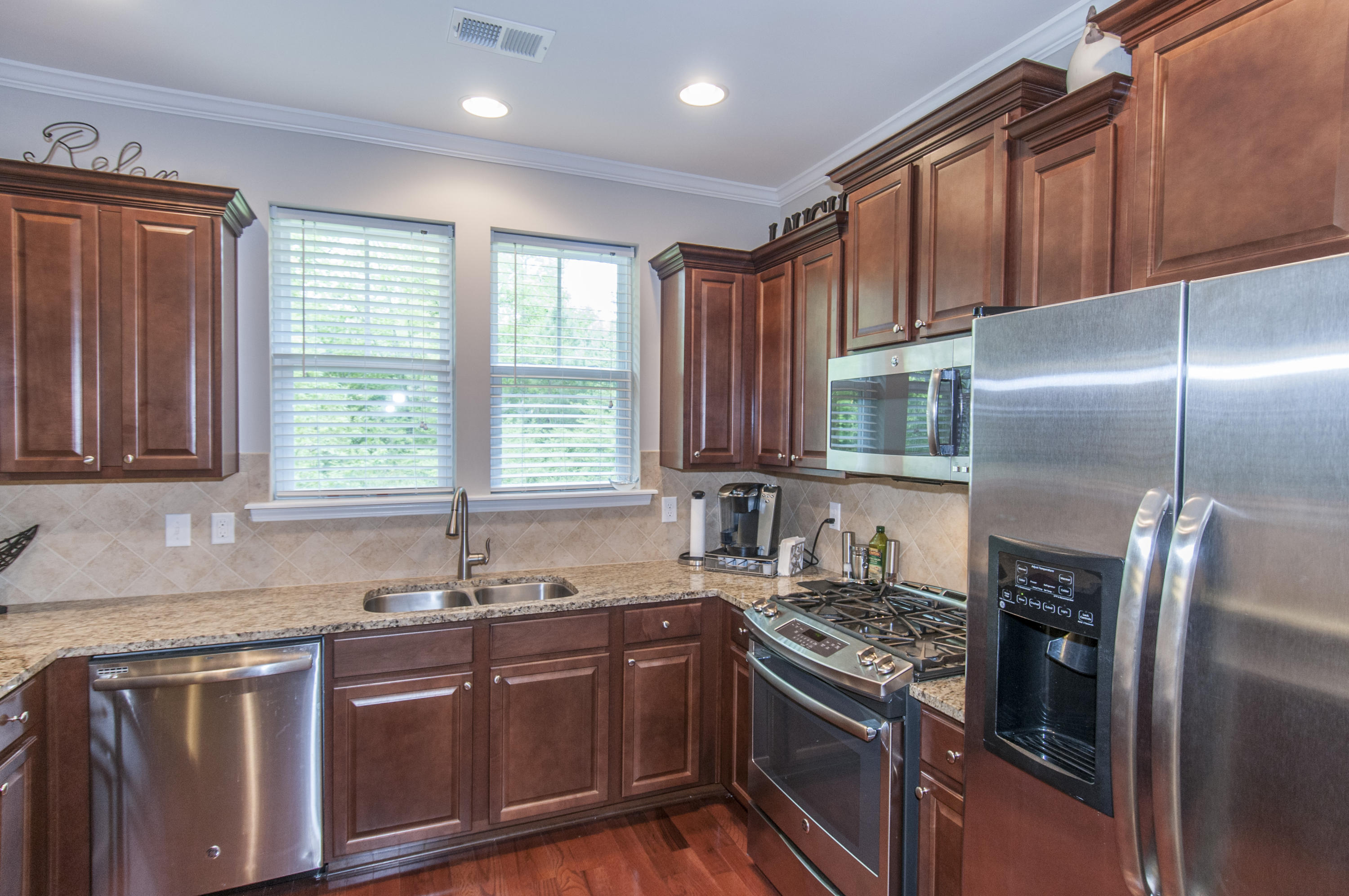 1213 Dingle Road Mount Pleasant, SC 29466 - Photo 19 of 31 fridge conveys