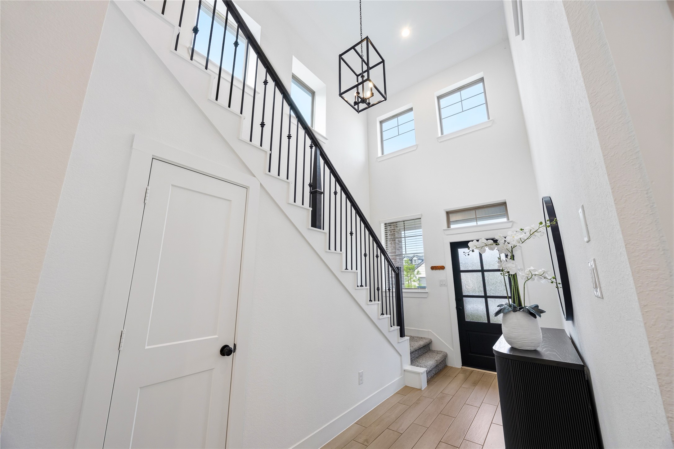 10636 Wild Chives Conroe, TX 77385 - Photo 5 of 29 a view of entryway