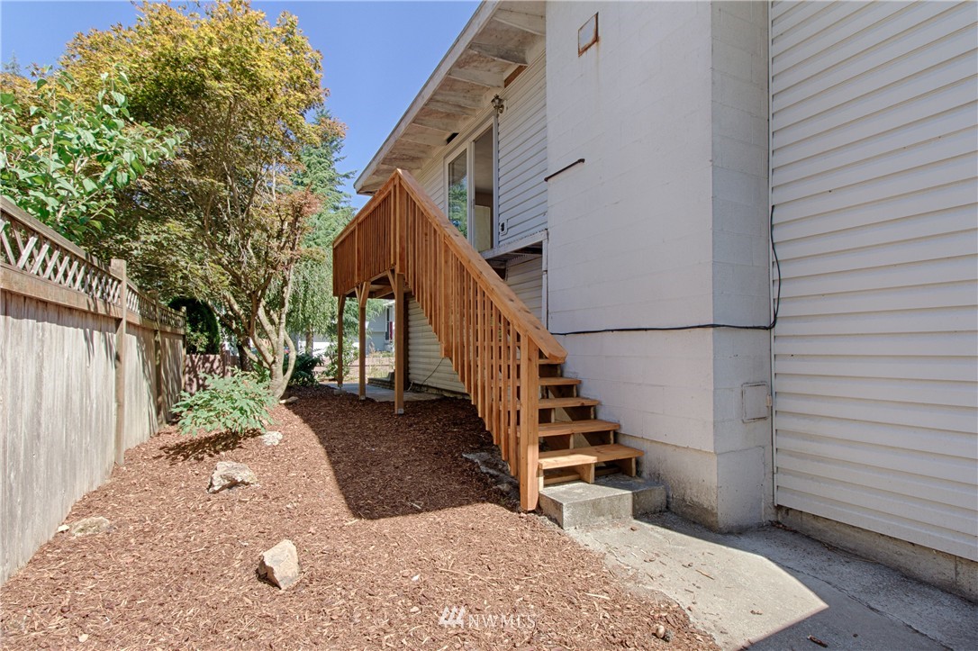 4425 Northeast 17th Street Renton, WA 98059 - Photo 22 of 23