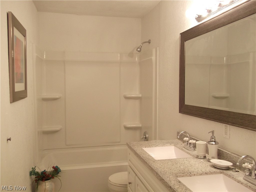 52 Windham Road Newton Falls, OH 44444 - Photo 9 of 13 Gallery Image 9