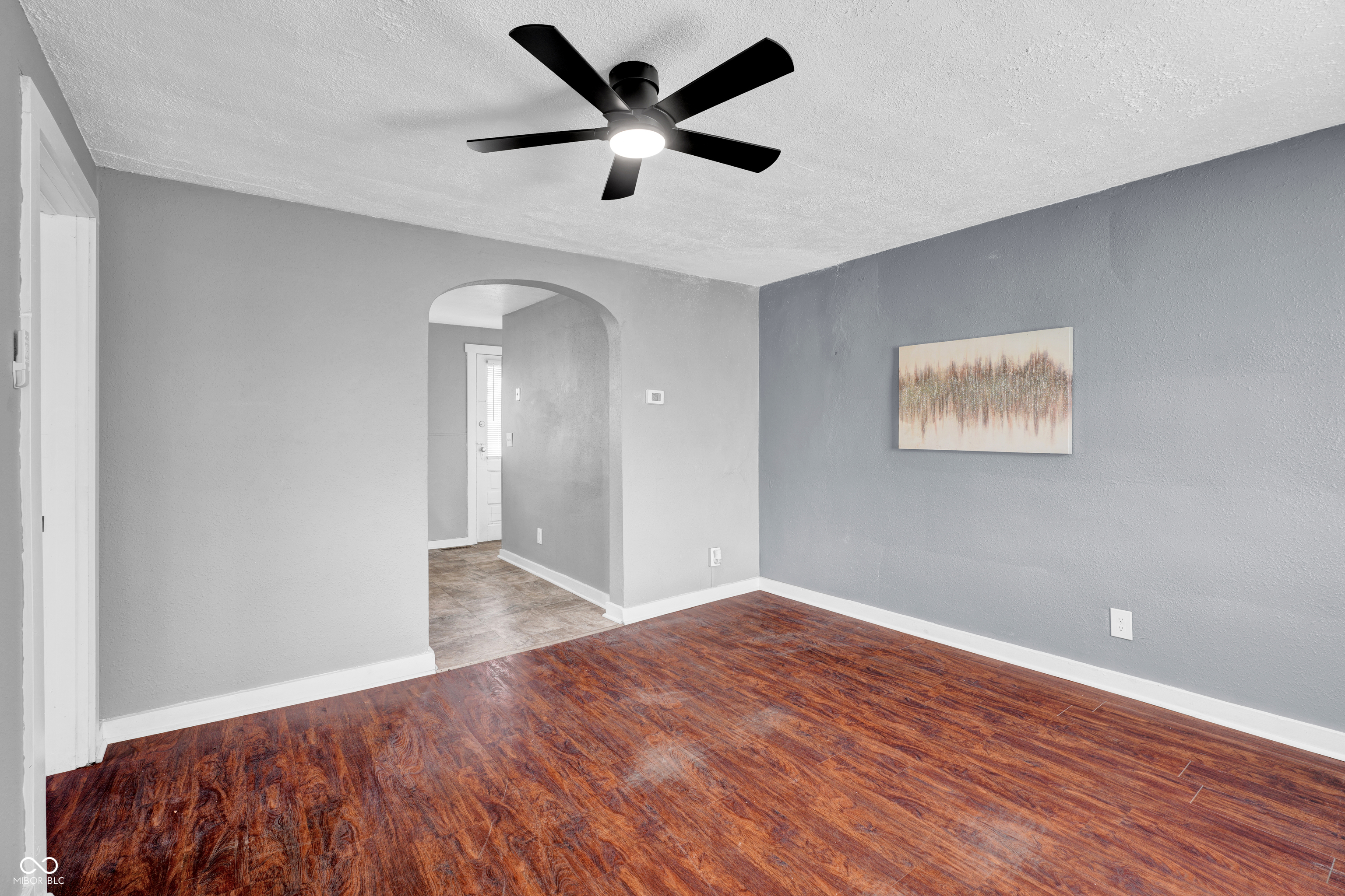 303 Hope Avenue Columbus, IN 47201 - Photo 4 of 25