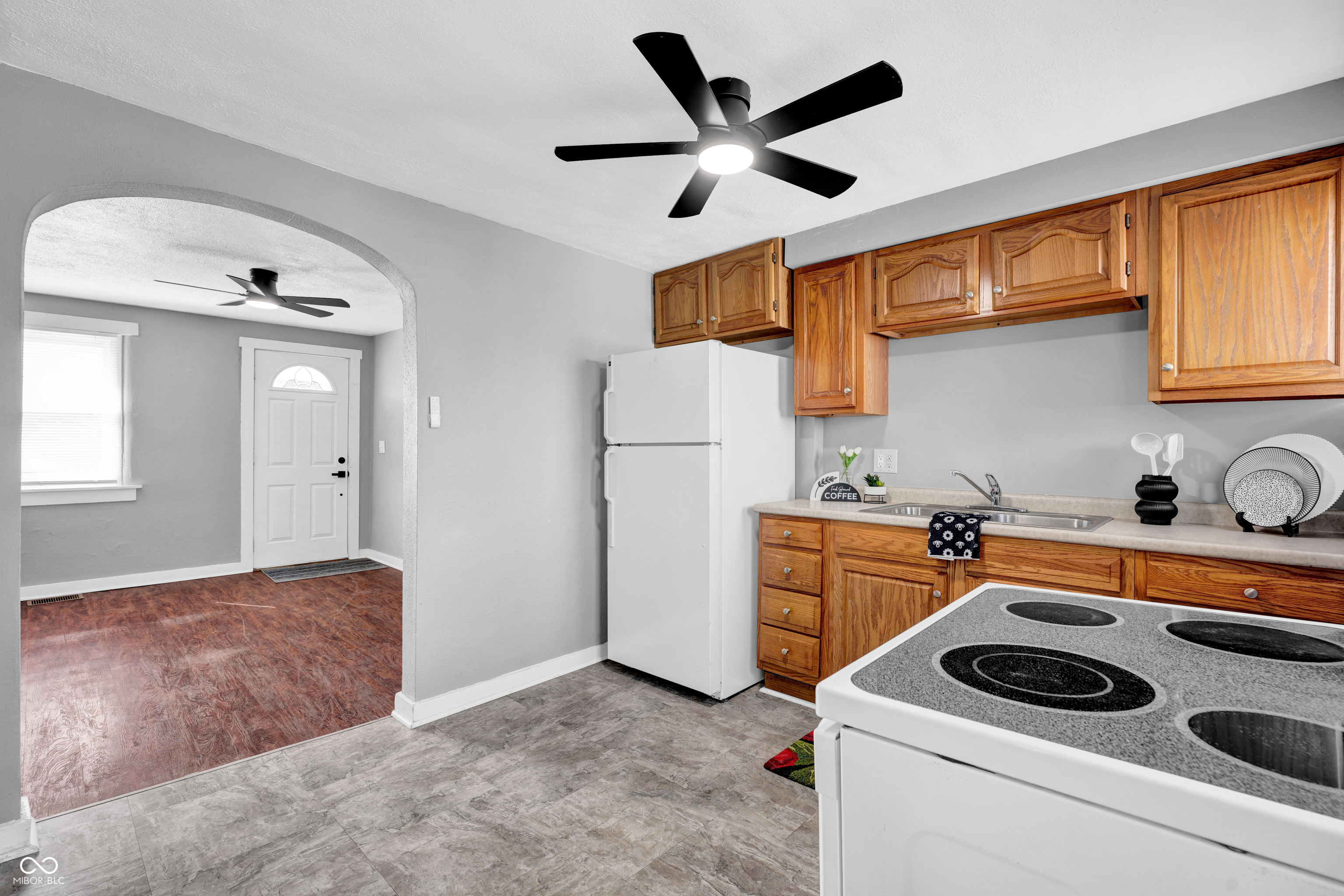 303 Hope Avenue Columbus, IN 47201 - Photo 7 of 25