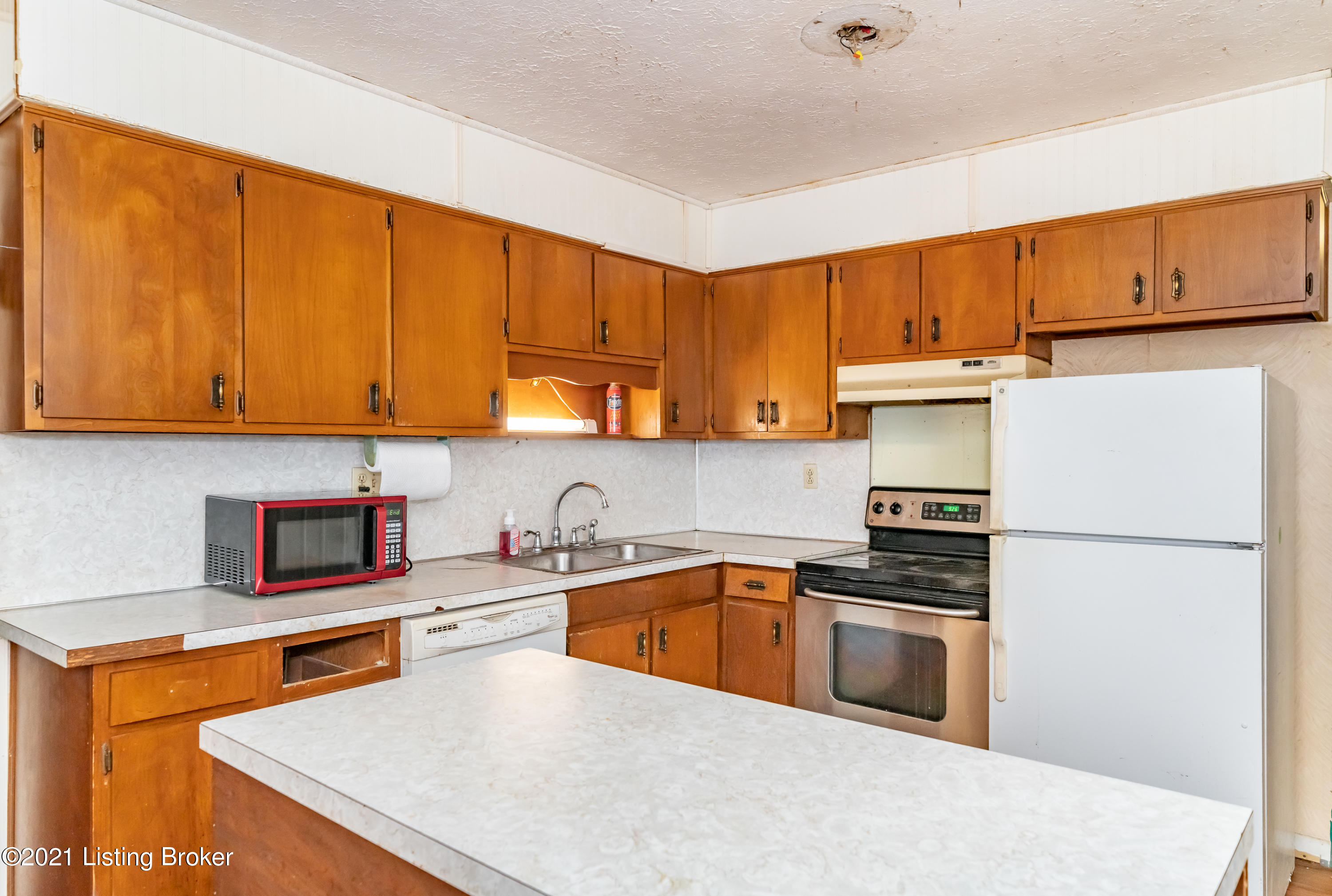 3505 Sycamore Road La Grange, KY 40031 - Photo 5 of 27 kitchen