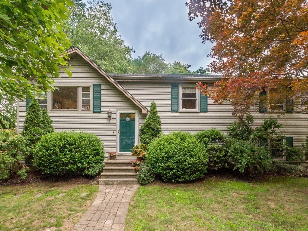 6 Charles River Road Medway, MA 02053 - Photo 2 of 28 Gallery Image 2
