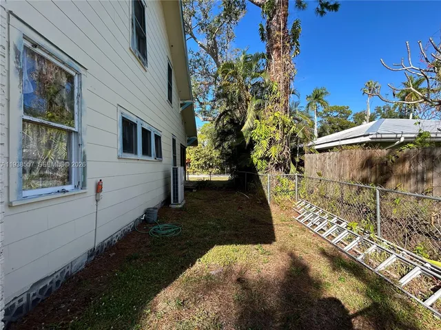 $279,000 | 2817 8th Avenue West, Bradenton, FL 34205