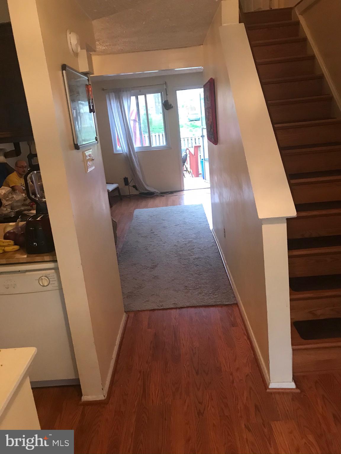 8320 Brookvale Court Springfield, VA 22153 - Photo 6 of 43 Lobby