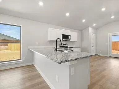 $2,095 | 2304 Abbeville Avenue, Wolfforth, TX 79382