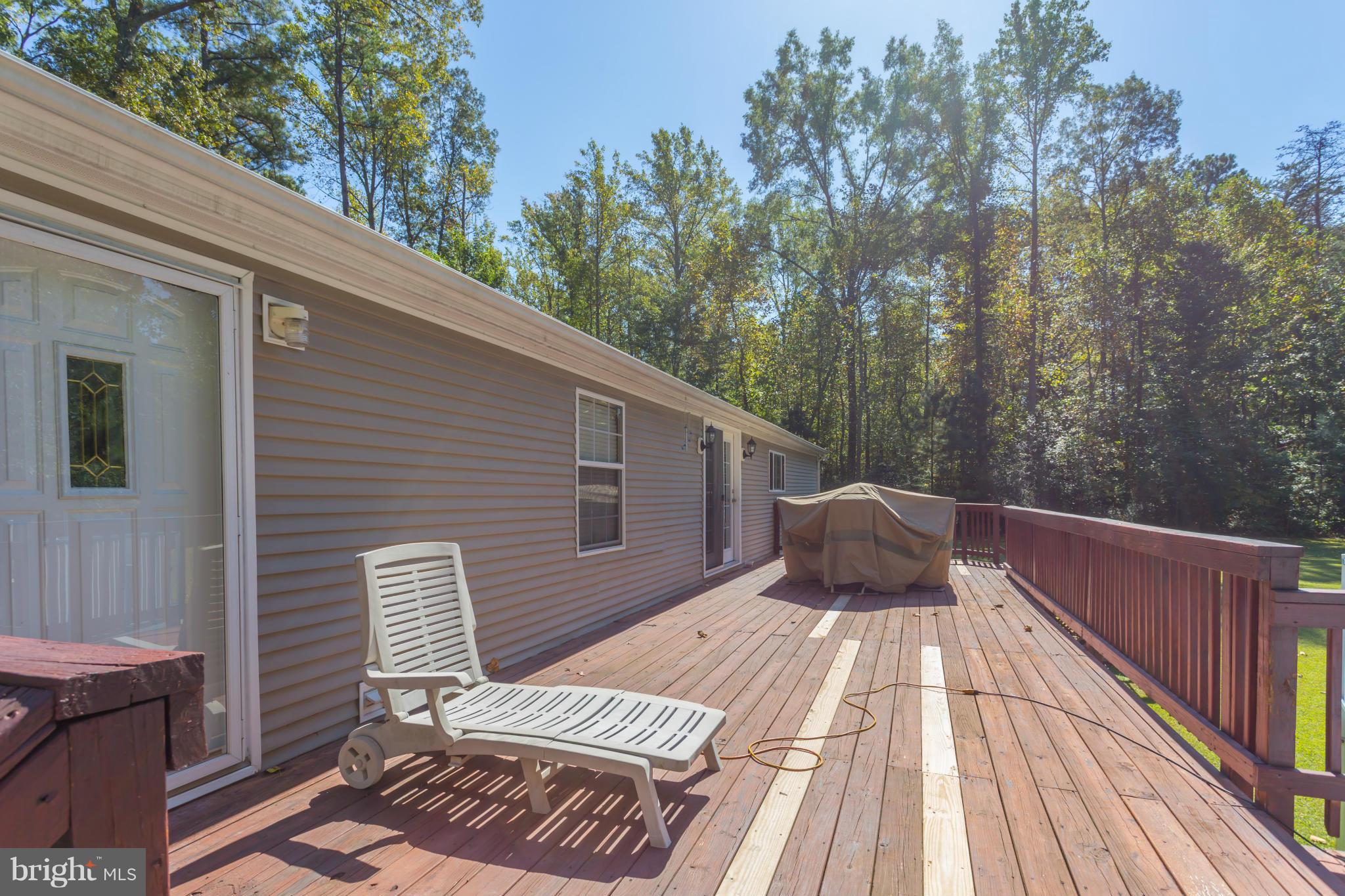8372 Pumpkin Neck Road King George, VA 22485 - Photo 14 of 19 Deck