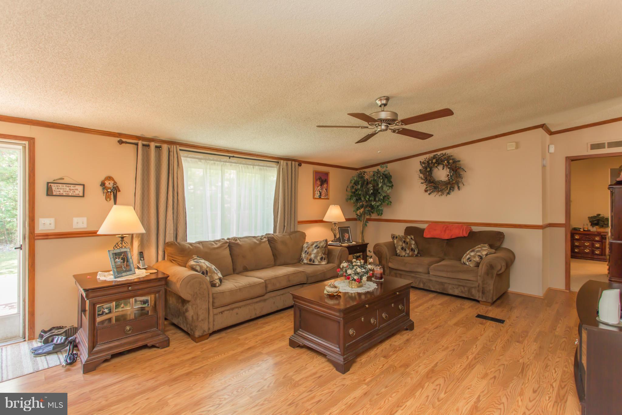 8372 Pumpkin Neck Road King George, VA 22485 - Photo 5 of 19 Living Room