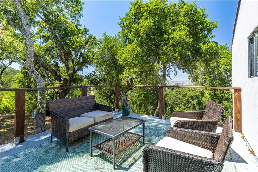 2570 Alturas Road Atascadero, CA 93422 - Photo 54 of 64 Deck off of guest bedroom 2