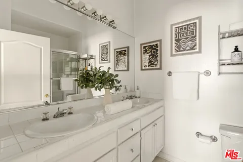 $745,000 | 4520 Fulton Avenue, Unit 14, Sherman Oaks, CA 91423