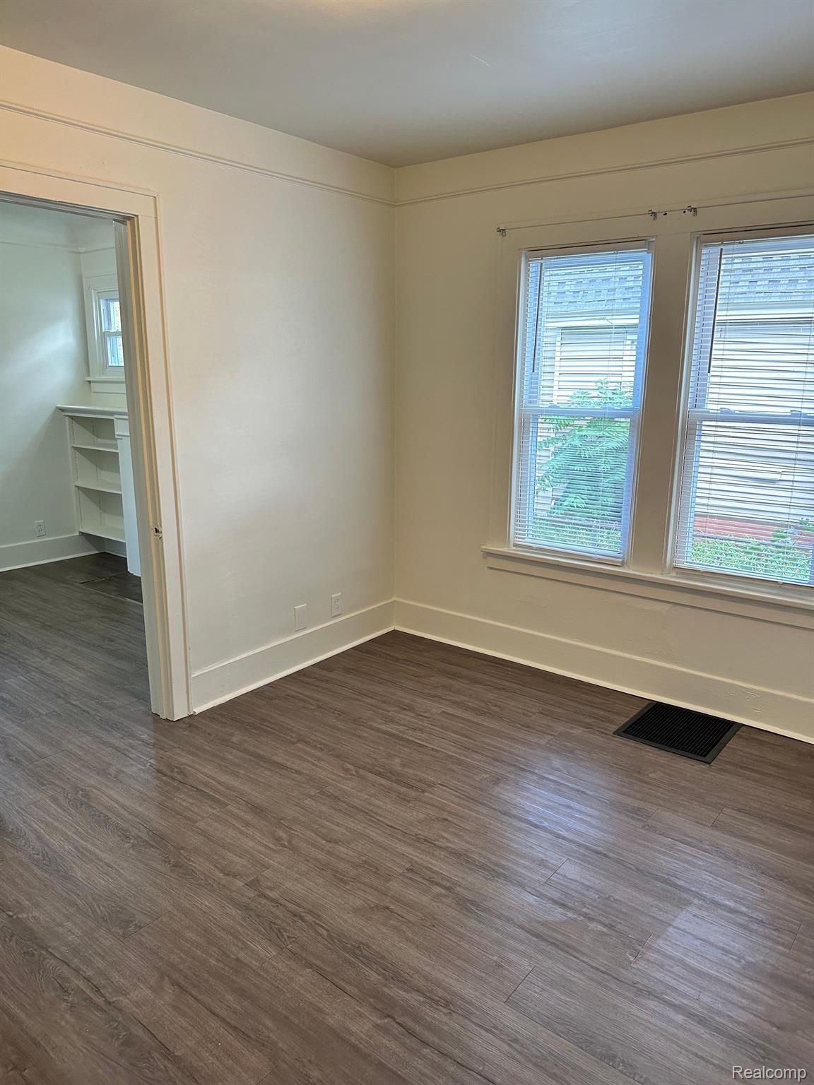 848 Perry Street Flint, MI 48504 - Photo 17 of 47 Gallery Image 17