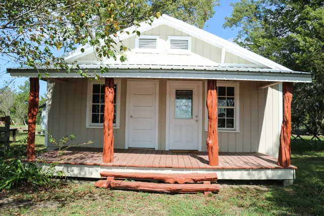 $1,200 | 6803 Highway 105, Navasota, TX 77868