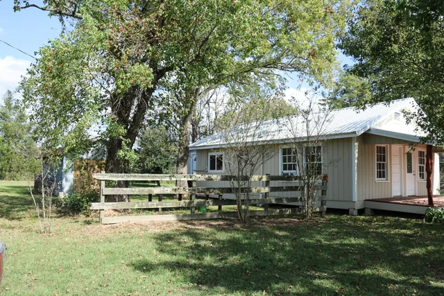 $1,200 | 6803 Highway 105, Navasota, TX 77868