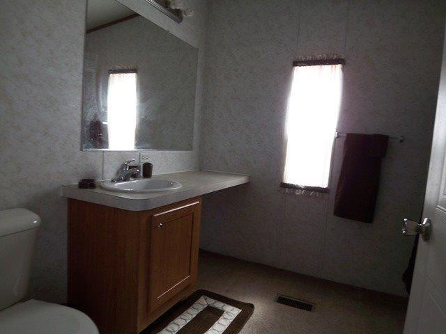 2730 Belvedere Road Levelland, TX 79336 - Photo 6 of 10 Bath