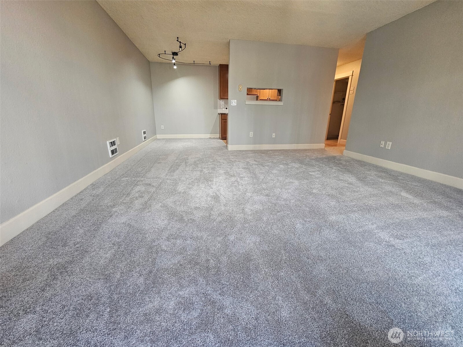 8025 234th Street Southwest, Unit 103 Edmonds, WA 98026 - Photo 5 of 14