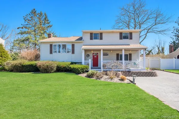 $589,000 | 11 Biscayne Drive, Selden, NY 11784
