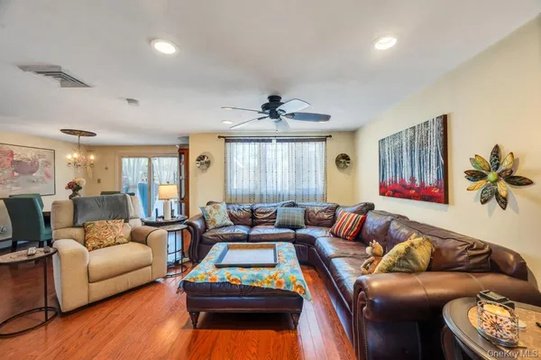 $589,000 | 11 Biscayne Drive, Selden, NY 11784