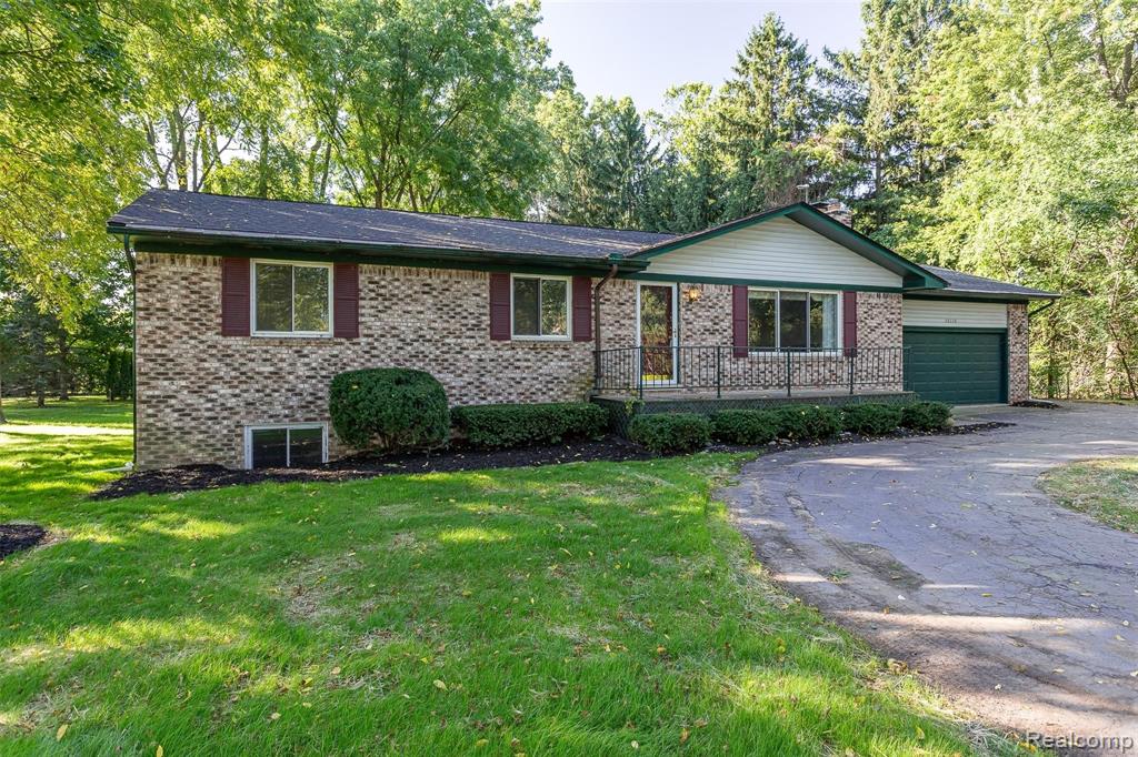 35115 West 13 Mile Road Farmington Hills, MI 48331 - Photo 3 of 50