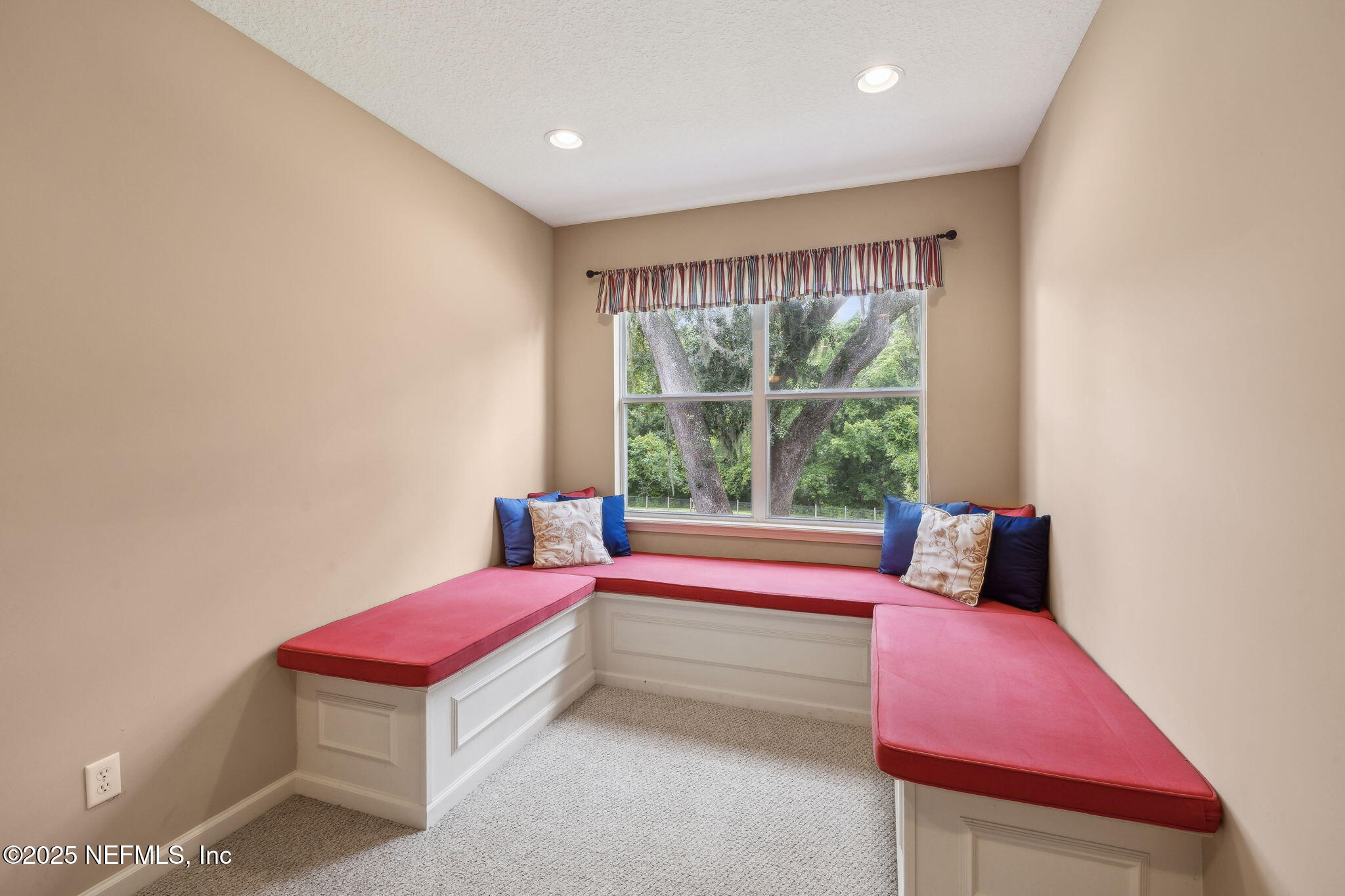 5802 Manning Cemetery Road Jacksonville, FL 32234 - Photo 54 of 117 Window Seats with Storage