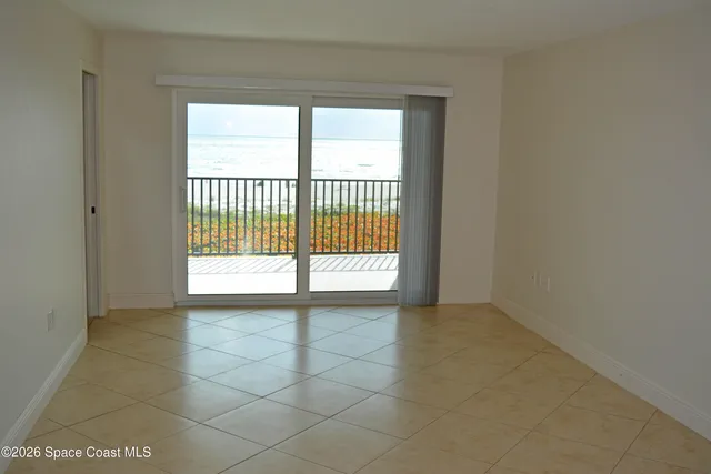 $3,300 | 8500 Ridgewood Avenue, Unit 304, Cape Canaveral, FL 32920