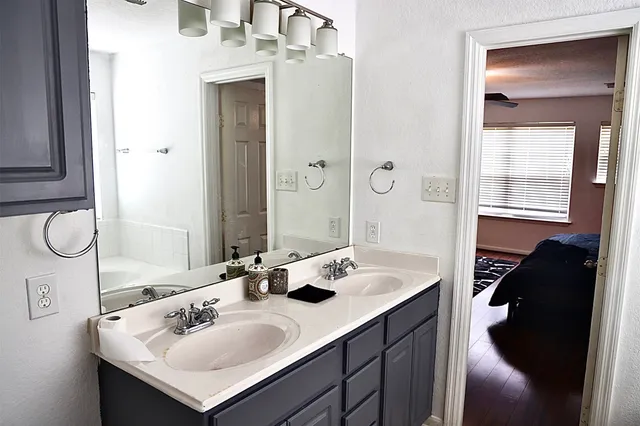 $4,500 | 6426 Star Shadow Lane, Houston, TX 77066