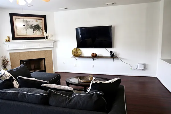 $4,500 | 6426 Star Shadow Lane, Houston, TX 77066